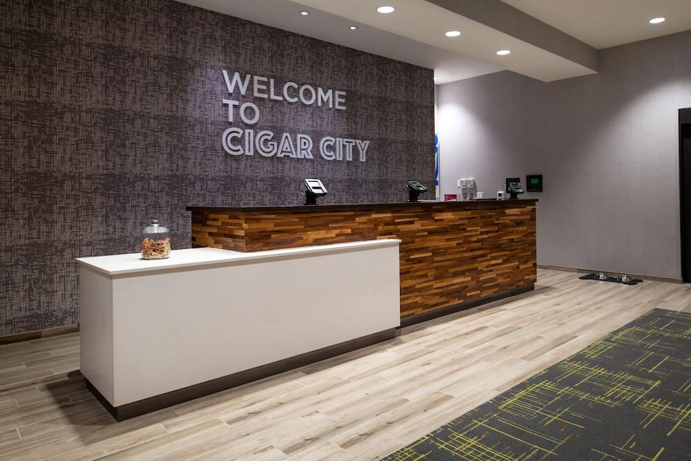 Hampton Inn Tampa Downtown Channel District Bagian luar foto